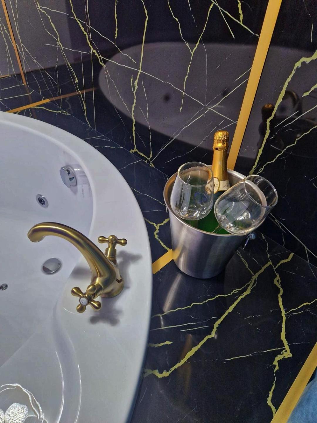 Appartamento Afi Discret Jacuzzi Bucarest